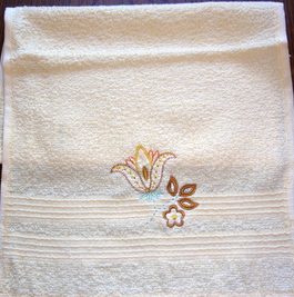 Ręczniki z haftem kremowy 1